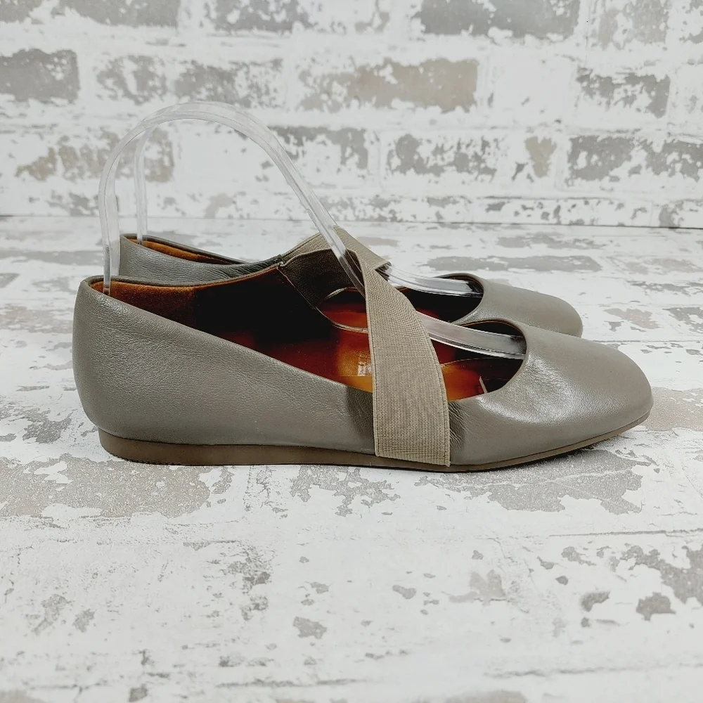 Blondo Gray Leather Ballet Flats with Elastic Strap